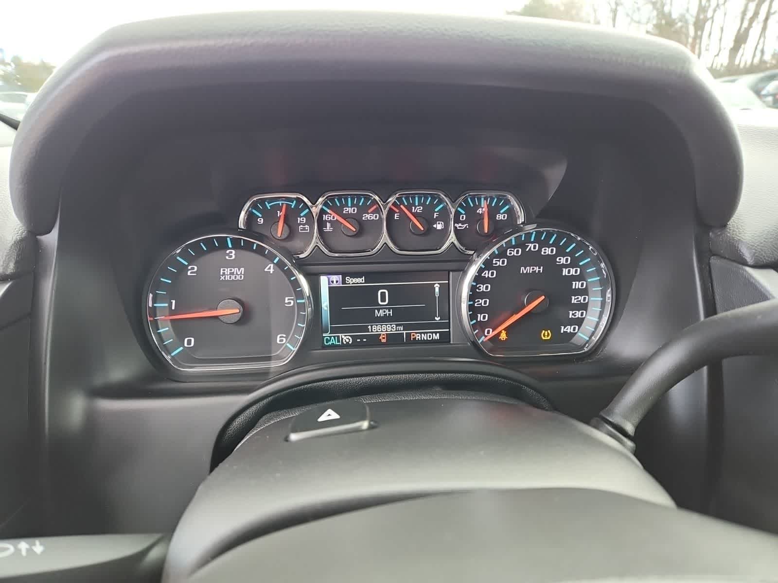 Thumbnail: 2015 Chevrolet Suburban - 9