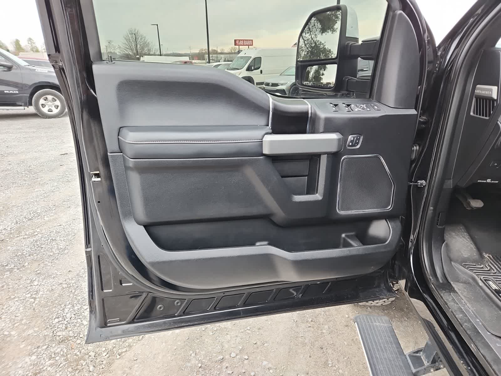 Thumbnail: 2018 Ford Econoline - 16