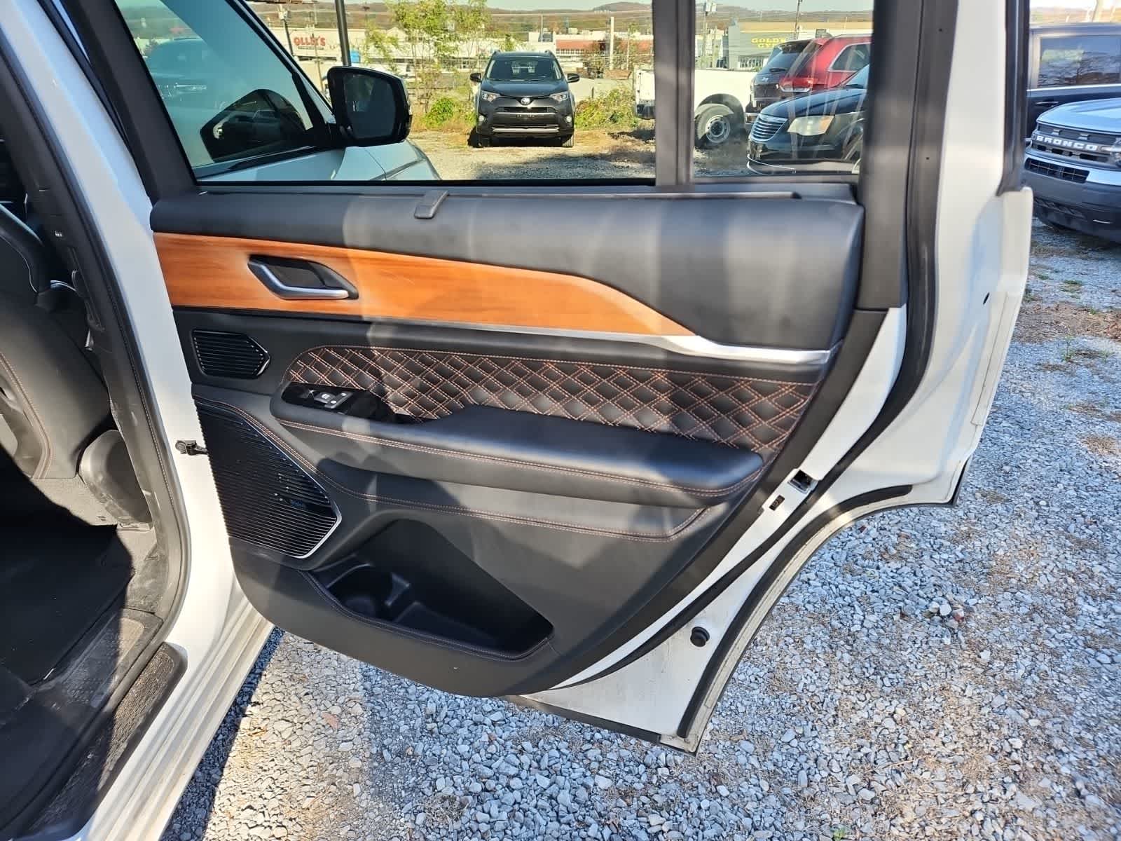 Thumbnail: 2021 Jeep Grand Cherokee L - 24