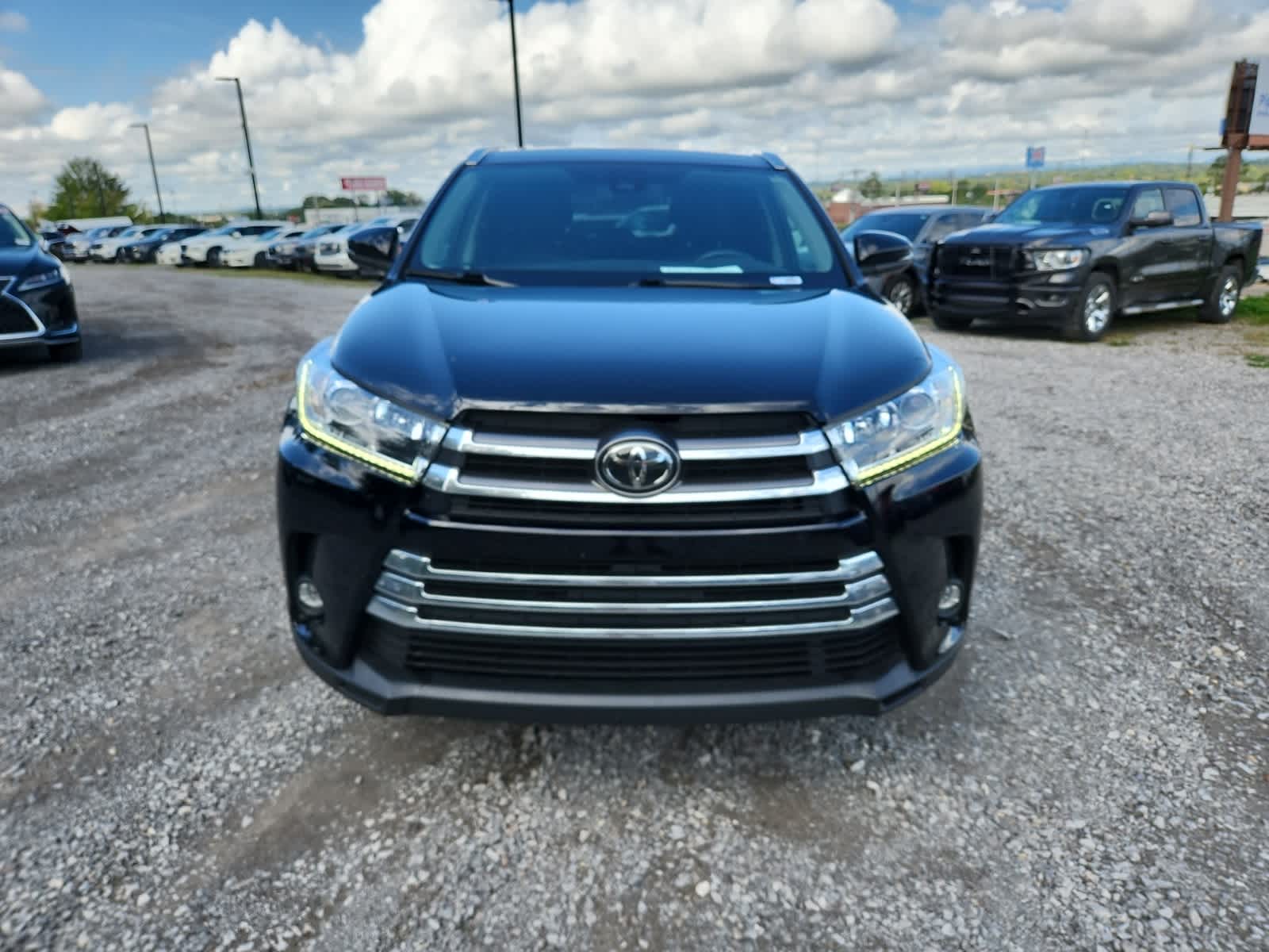 Thumbnail: 2019 Toyota Highlander - 8