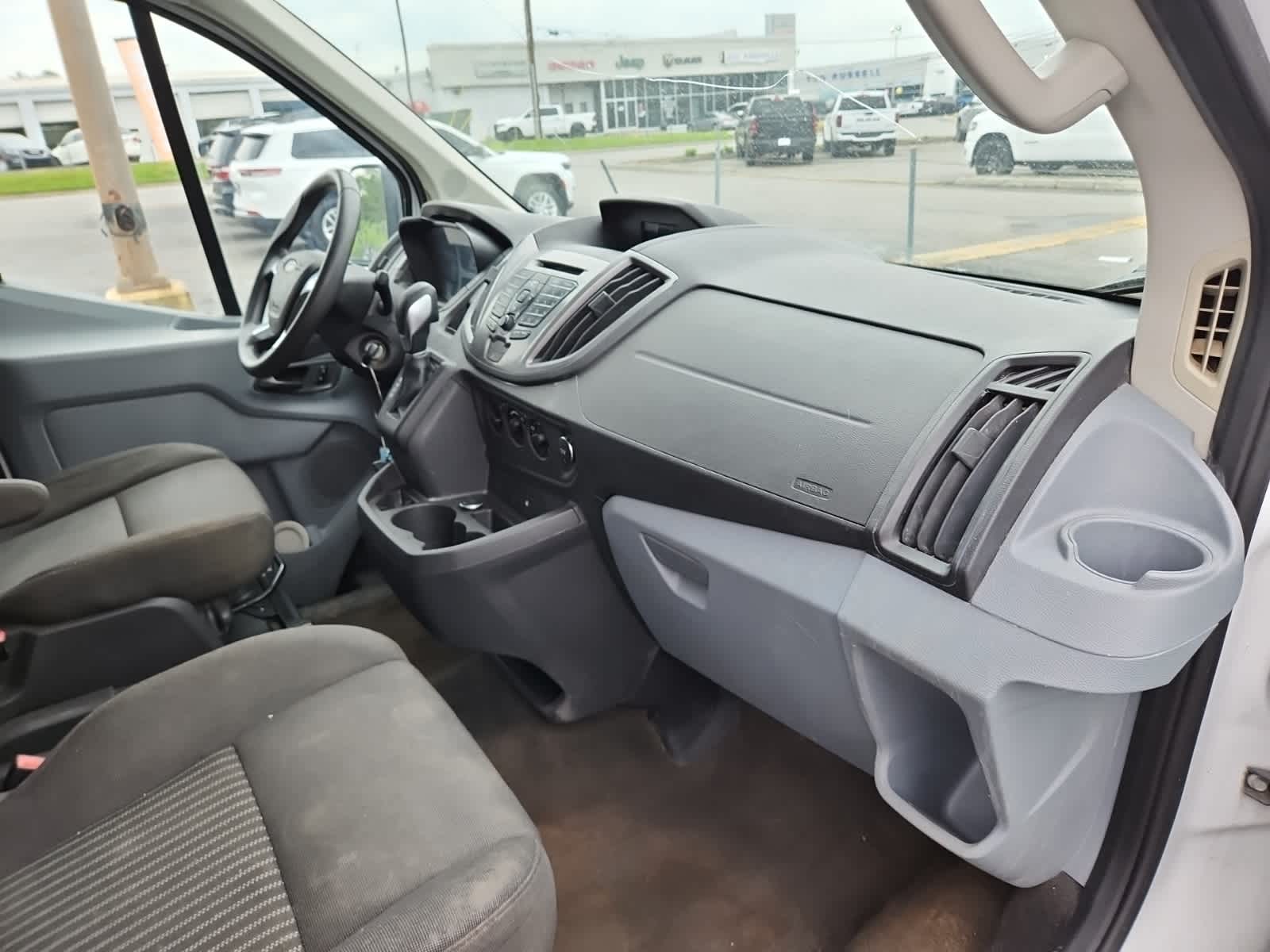 Thumbnail: 2015 Ford Transit Series - 16