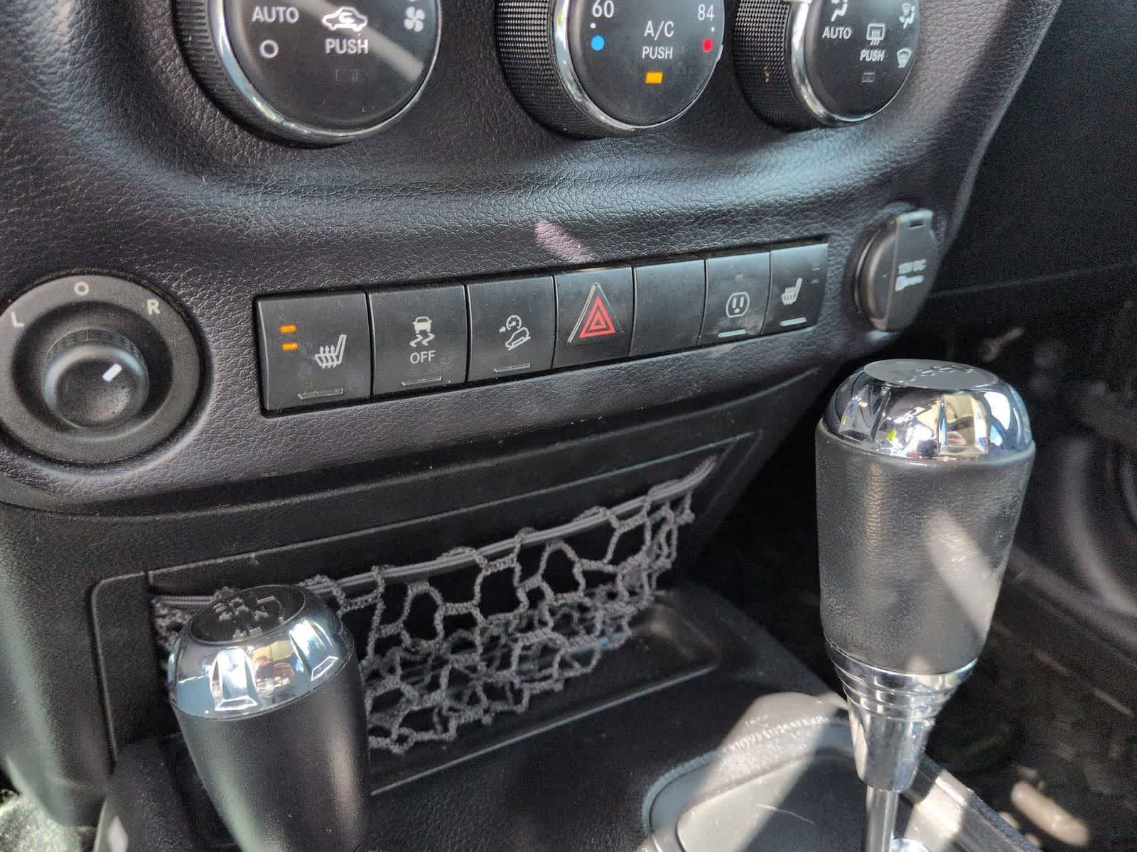 Thumbnail: 2016 Jeep Wrangler - 24