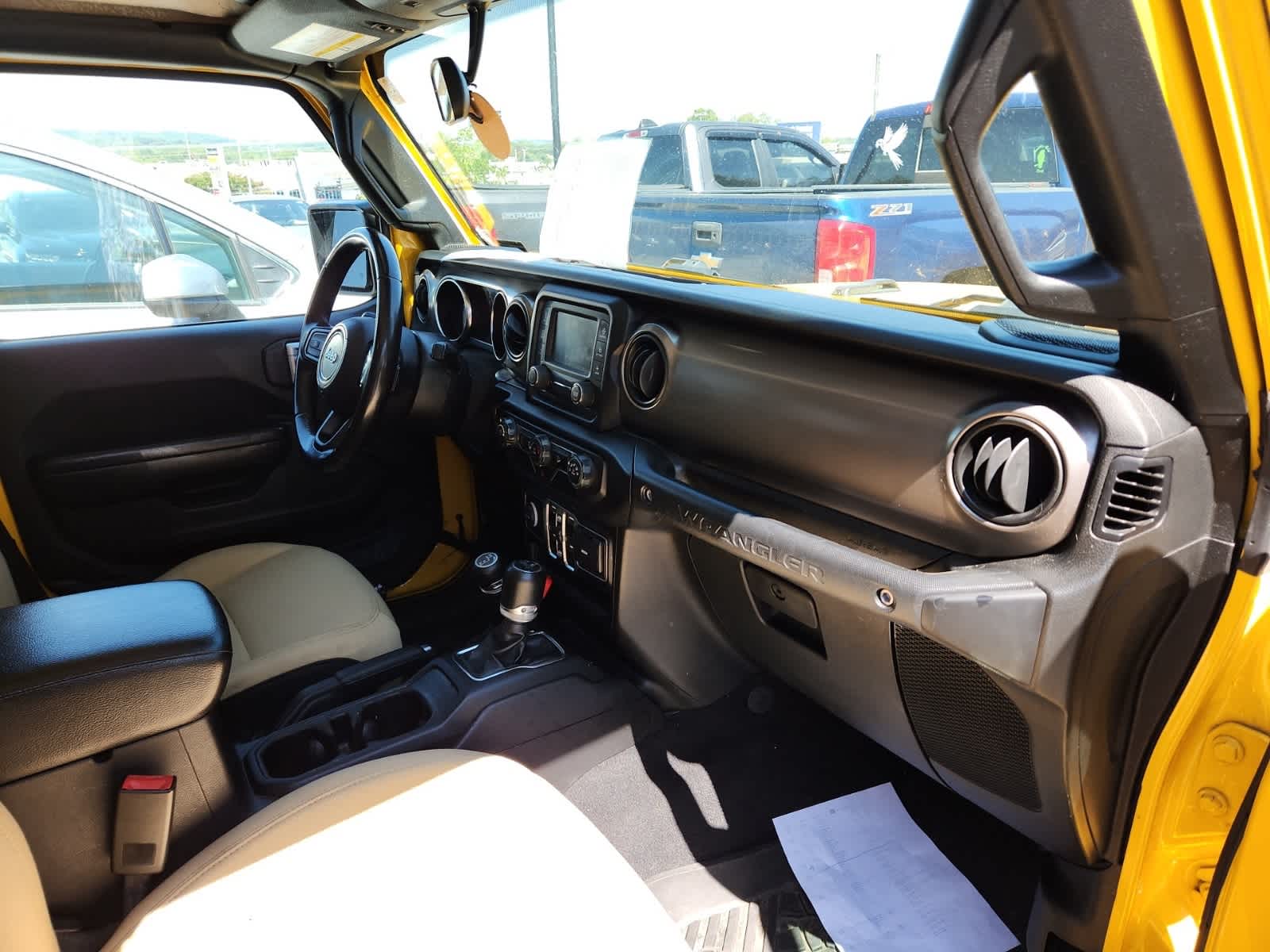 Thumbnail: 2020 Jeep Wrangler - 16