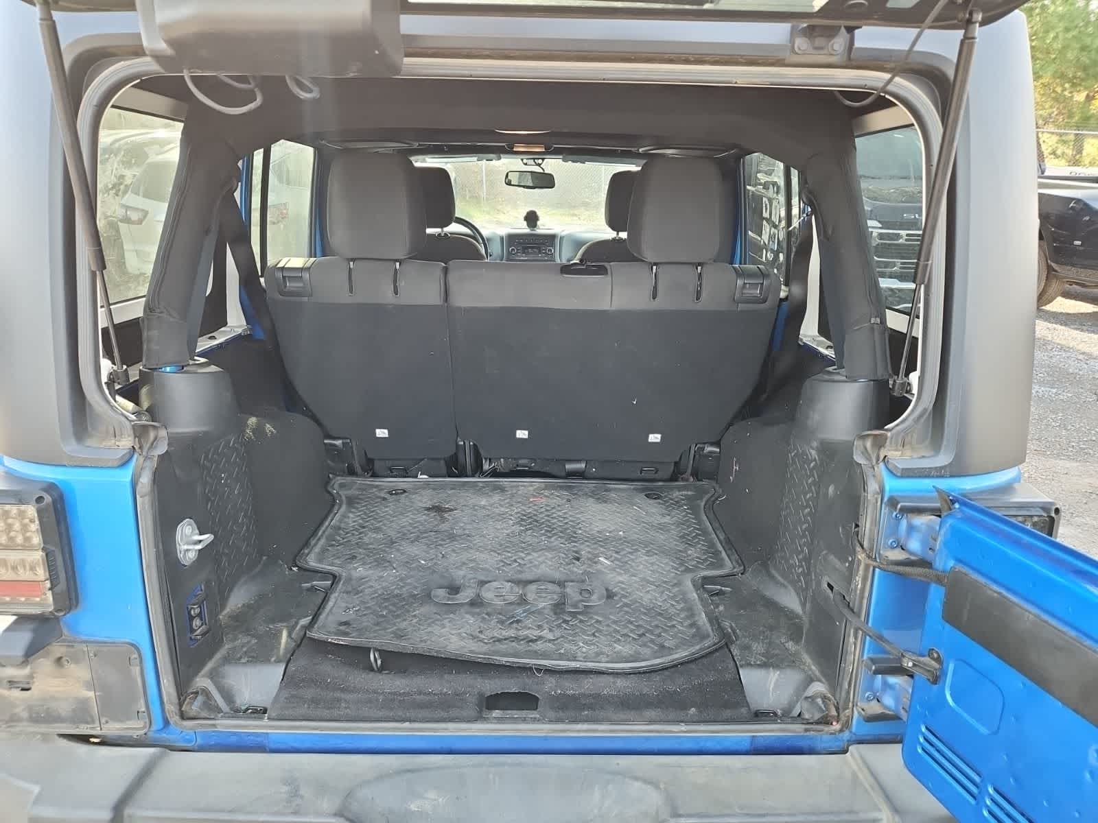 Thumbnail: 2016 Jeep Wrangler - 25