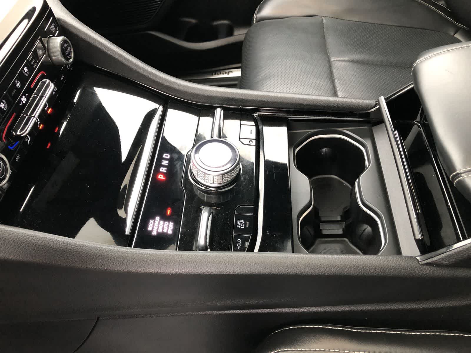 Thumbnail: 2022 Jeep Grand Cherokee - 15