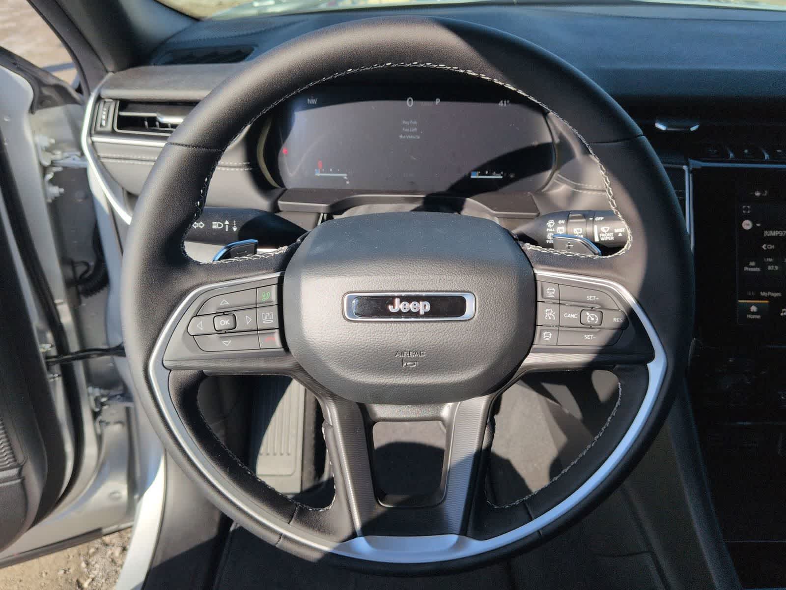 Thumbnail: 2025 Jeep Grand Cherokee - 22