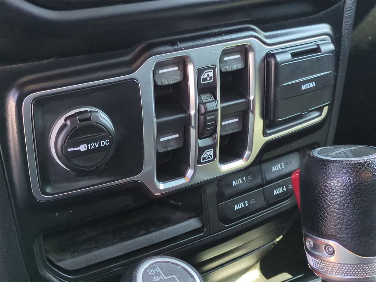 Thumbnail: 2021 Jeep Gladiator - 31