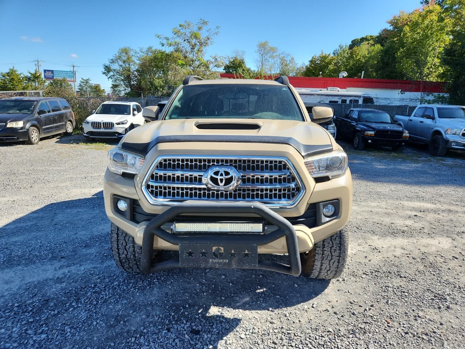 Thumbnail: 2017 Toyota Tacoma - 9