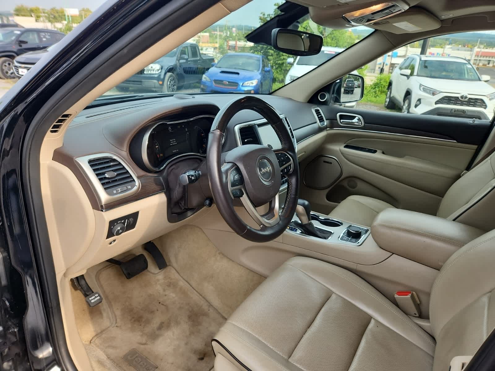 Thumbnail: 2017 Jeep Grand Cherokee - 13