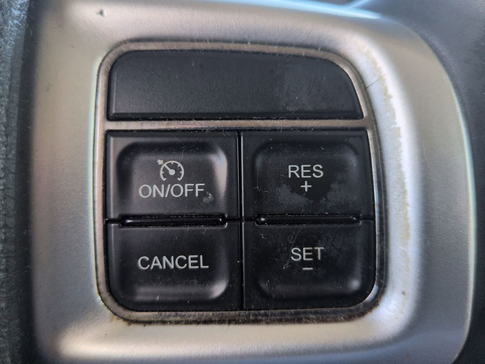 Thumbnail: 2013 Dodge Journey - 22