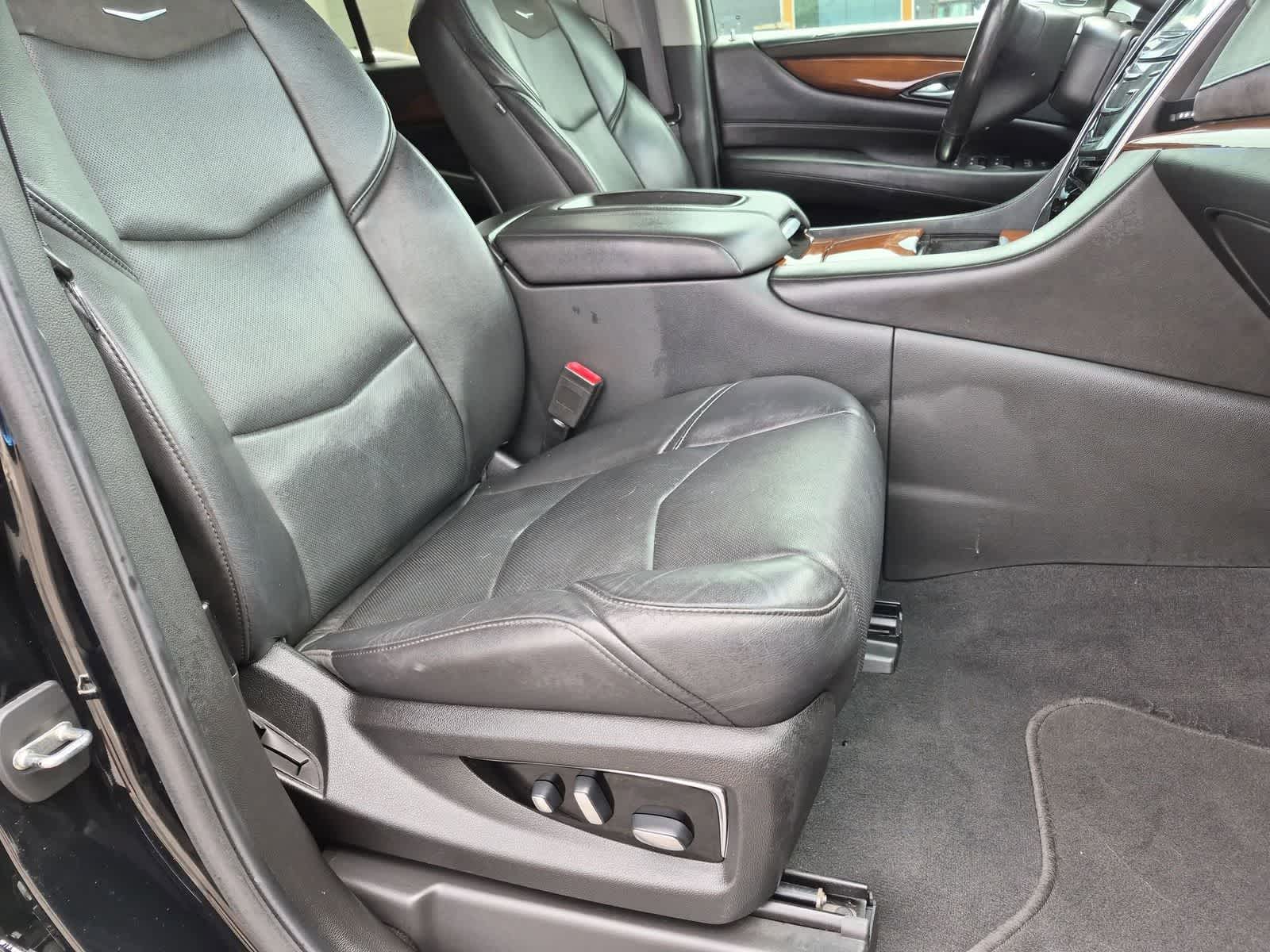 Thumbnail: 2019 Cadillac Escalade - 21
