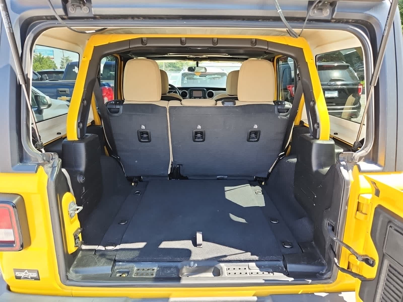 Thumbnail: 2020 Jeep Wrangler - 25