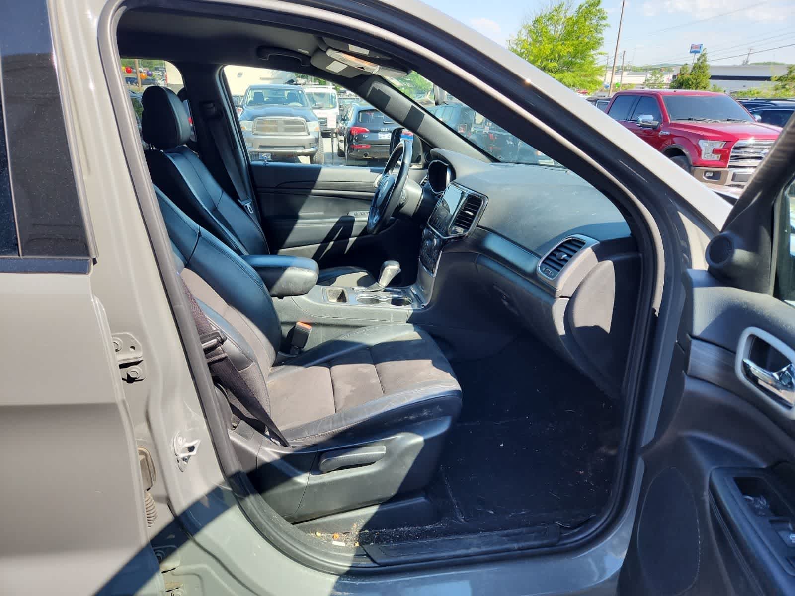 Thumbnail: 2021 Jeep Grand Cherokee - 21