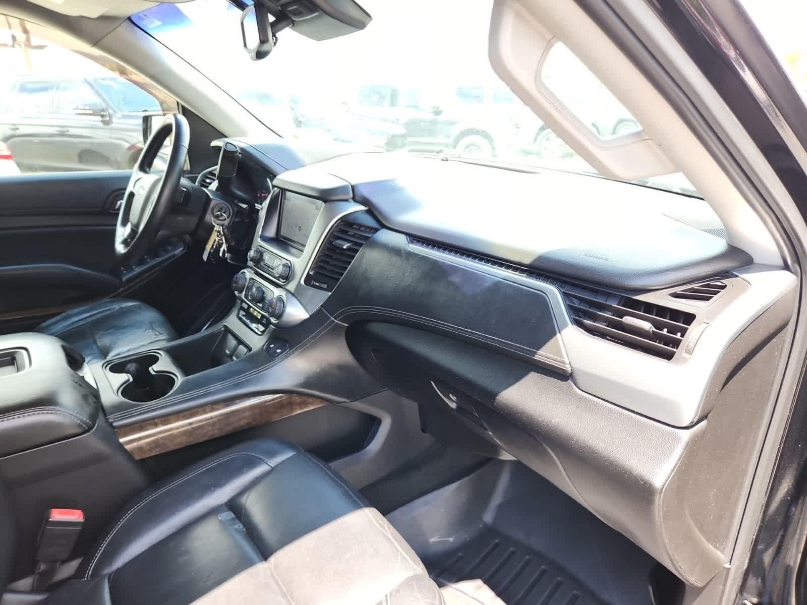 Thumbnail: 2016 Chevrolet Suburban - 17