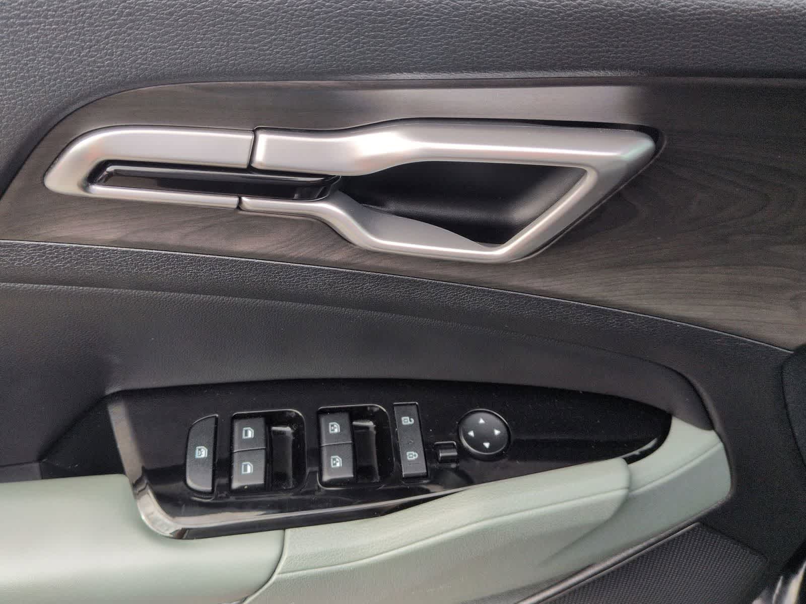 Thumbnail: 2023 Kia Sportage - 16