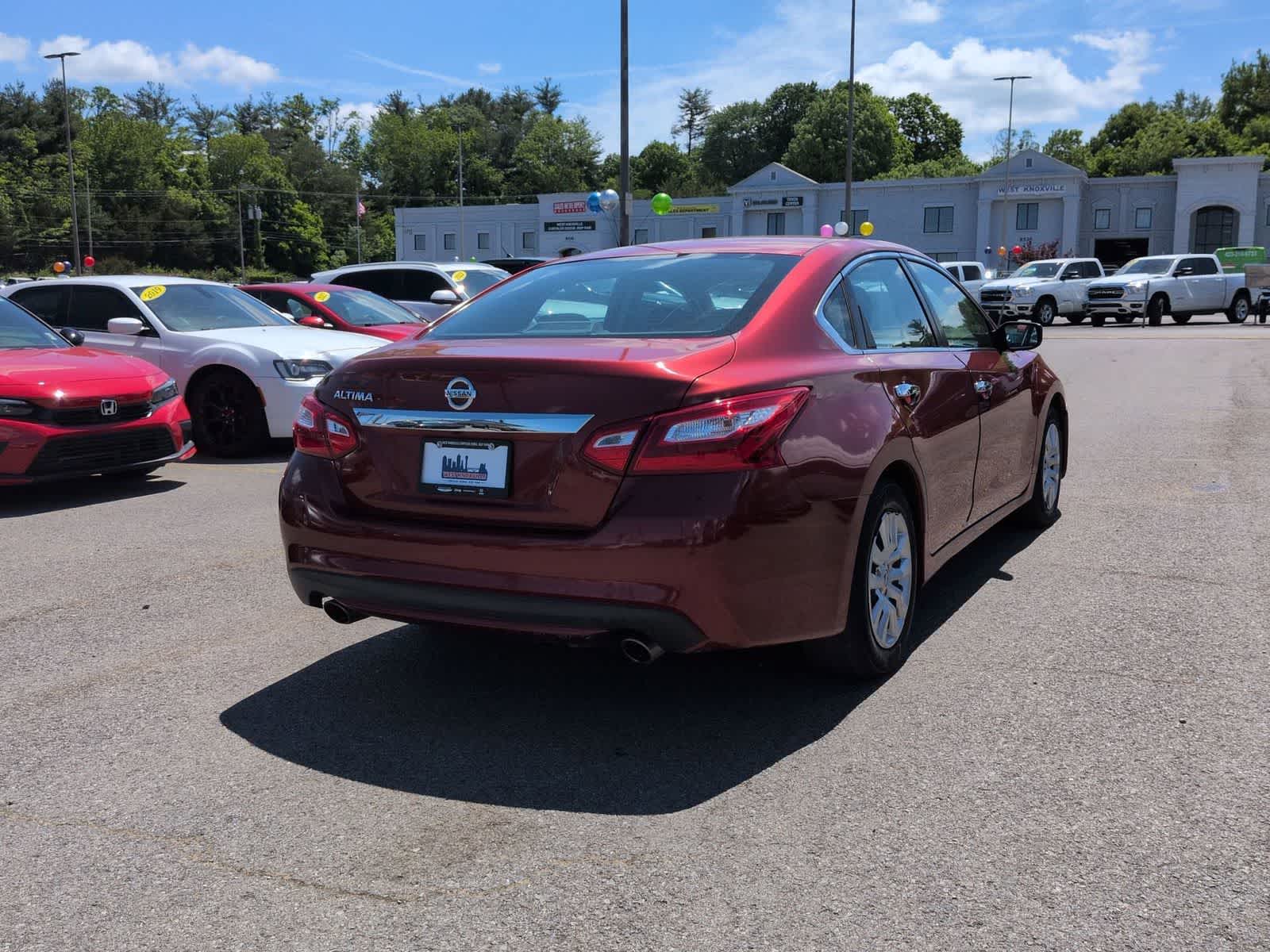 Thumbnail: 2016 Nissan Altima - 8
