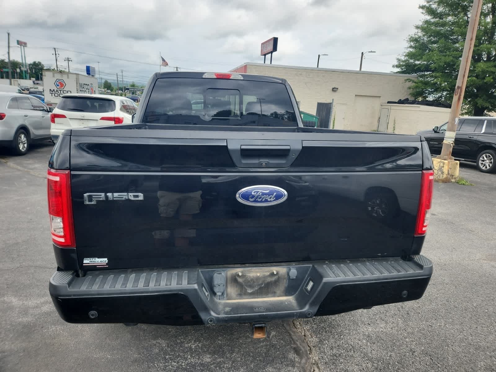 2017 Ford F-150 XLT 4
