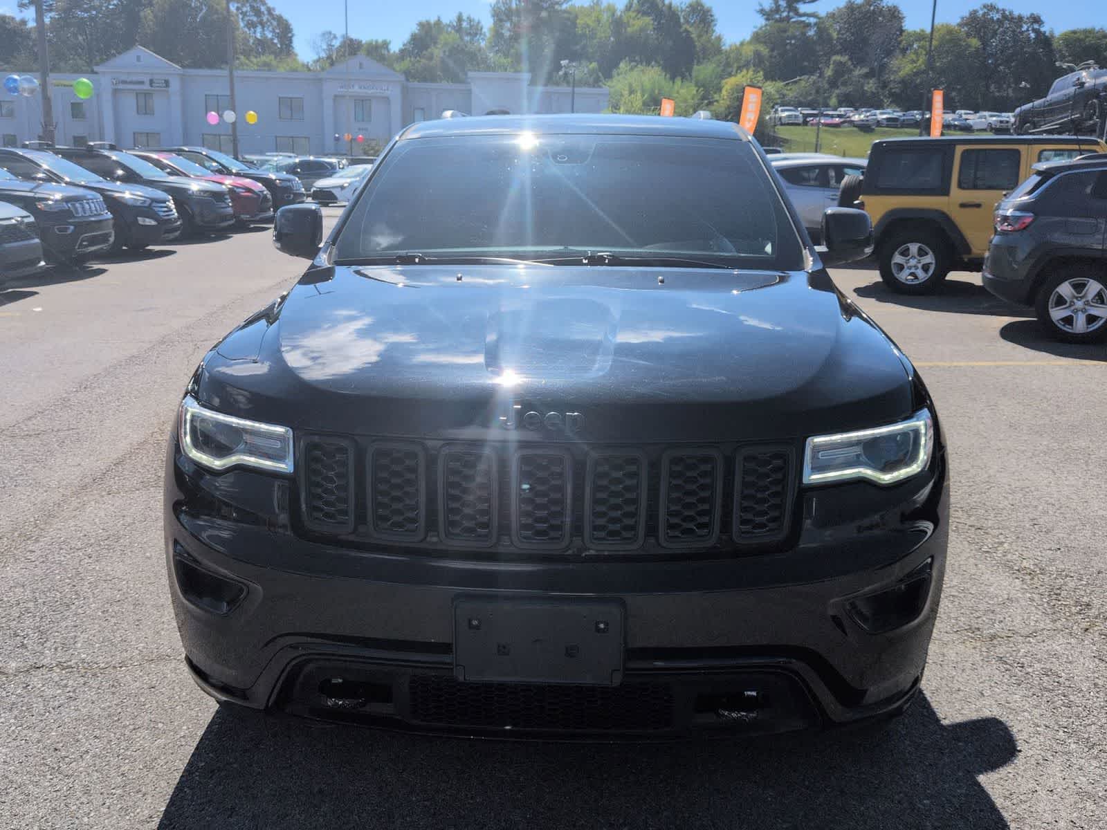 Thumbnail: 2020 Jeep Grand Cherokee - 3