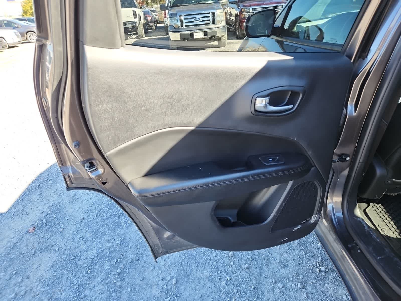 Thumbnail: 2021 Jeep Compass - 26