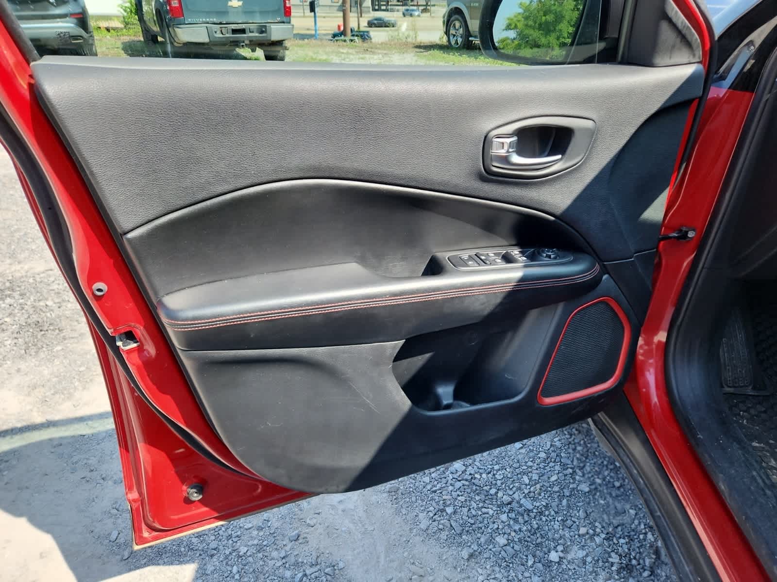 Thumbnail: 2020 Jeep Compass - 16
