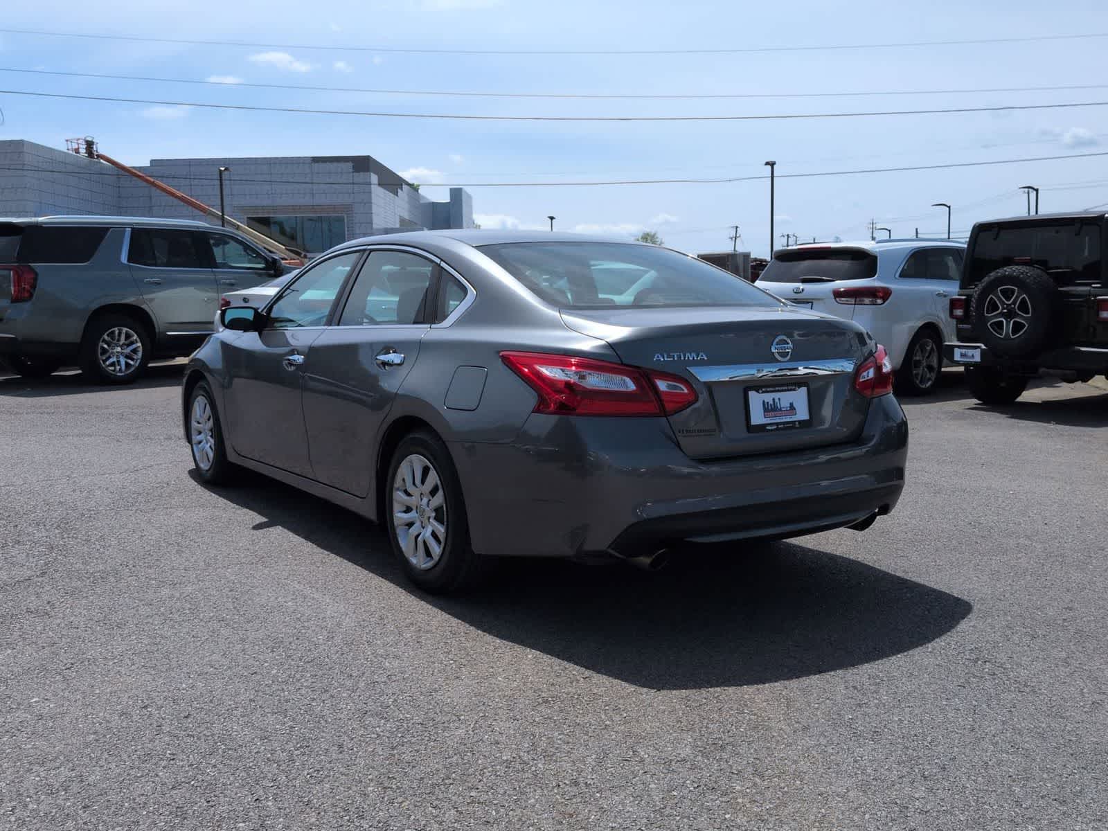 Thumbnail: 2016 Nissan Altima - 6