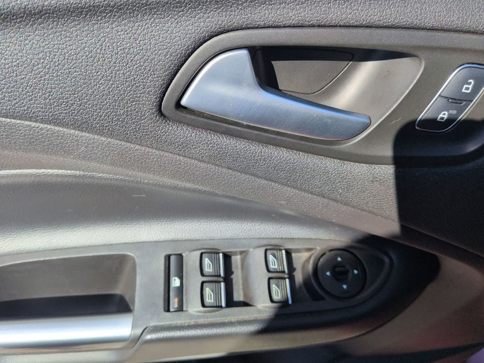 Thumbnail: 2019 Ford Escape - 16