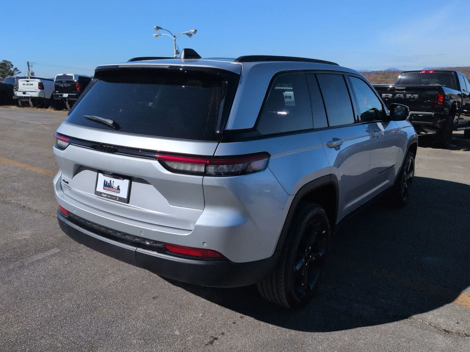 Thumbnail: 2025 Jeep Grand Cherokee - 8