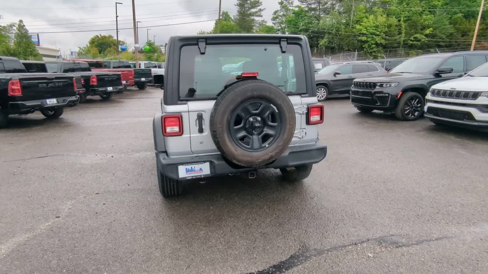 Thumbnail: 2023 Jeep Wrangler - 7