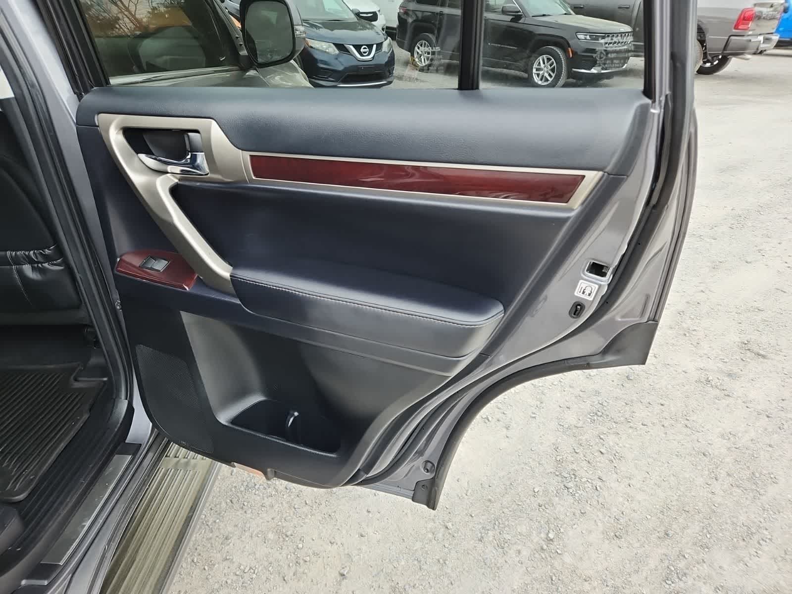 Thumbnail: 2018 Lexus GX - 24