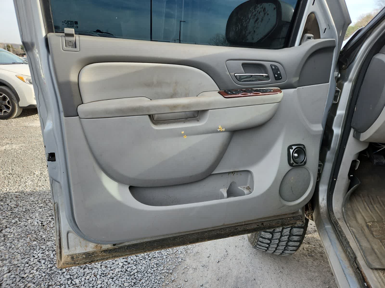 Thumbnail: 2012 Chevrolet Tahoe - 16