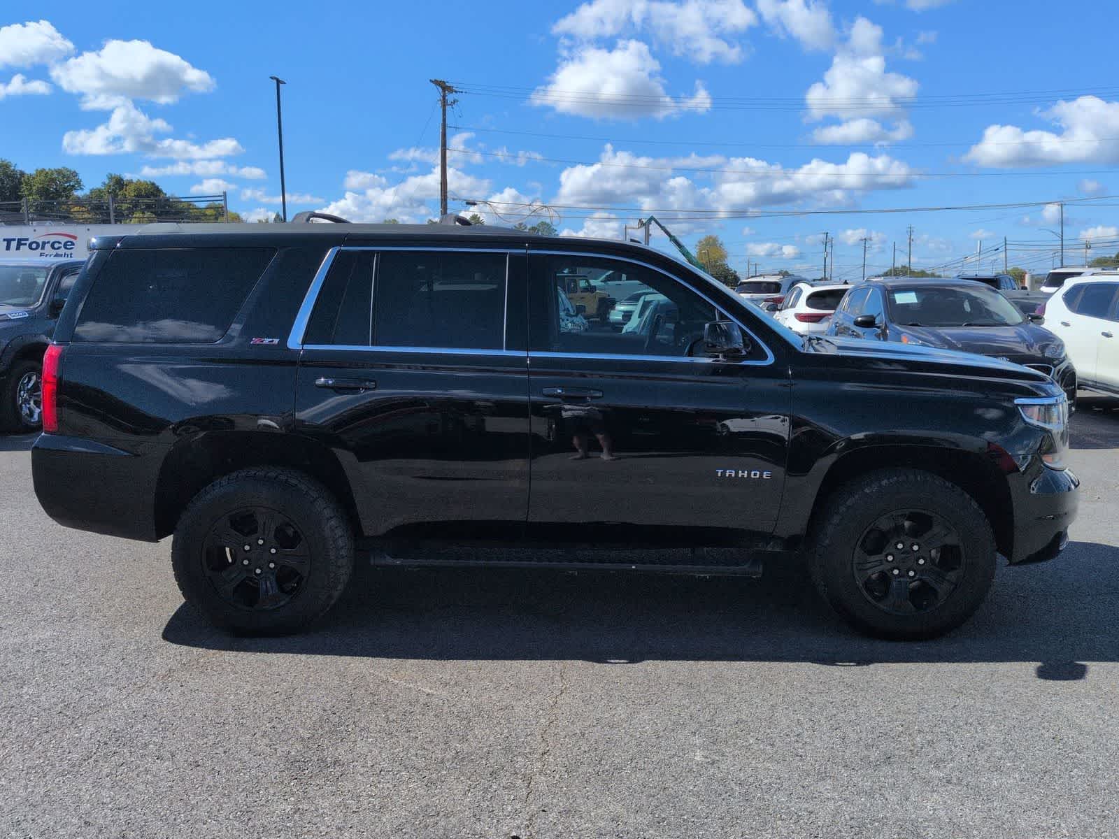 Thumbnail: 2019 Chevrolet Tahoe - 9