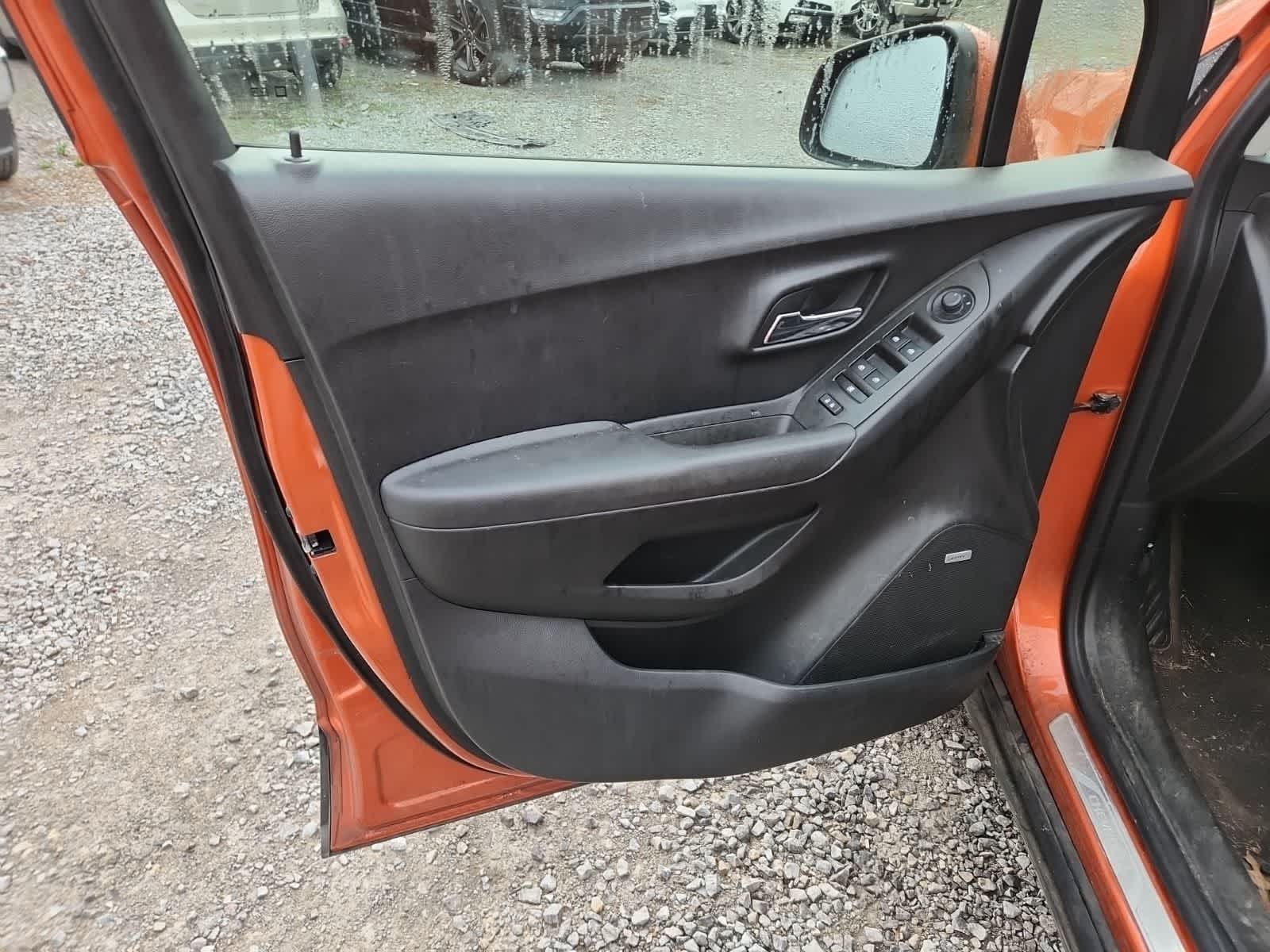 Thumbnail: 2015 Chevrolet Trax - 16