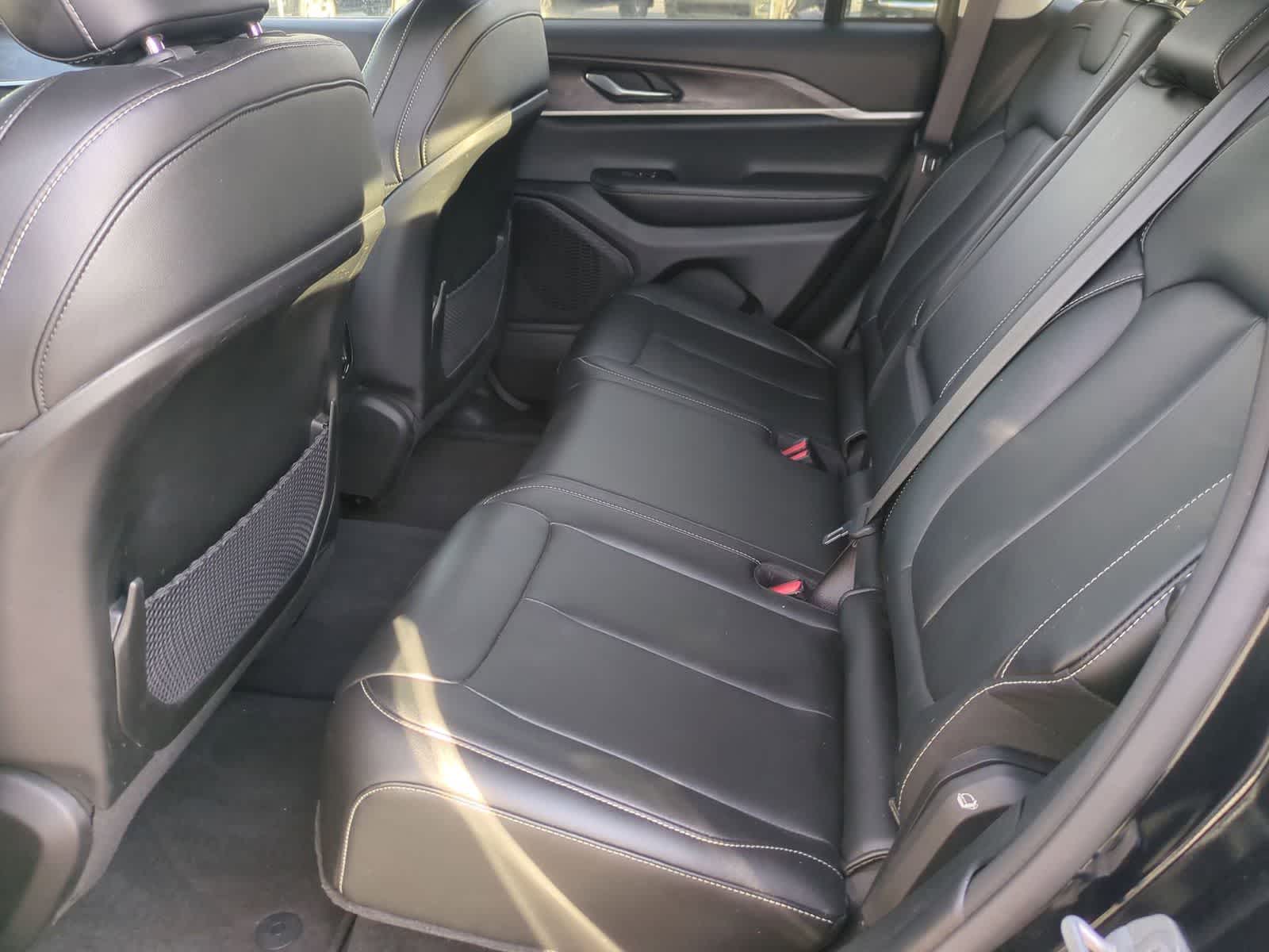 Thumbnail: 2023 Jeep Grand Cherokee - 20