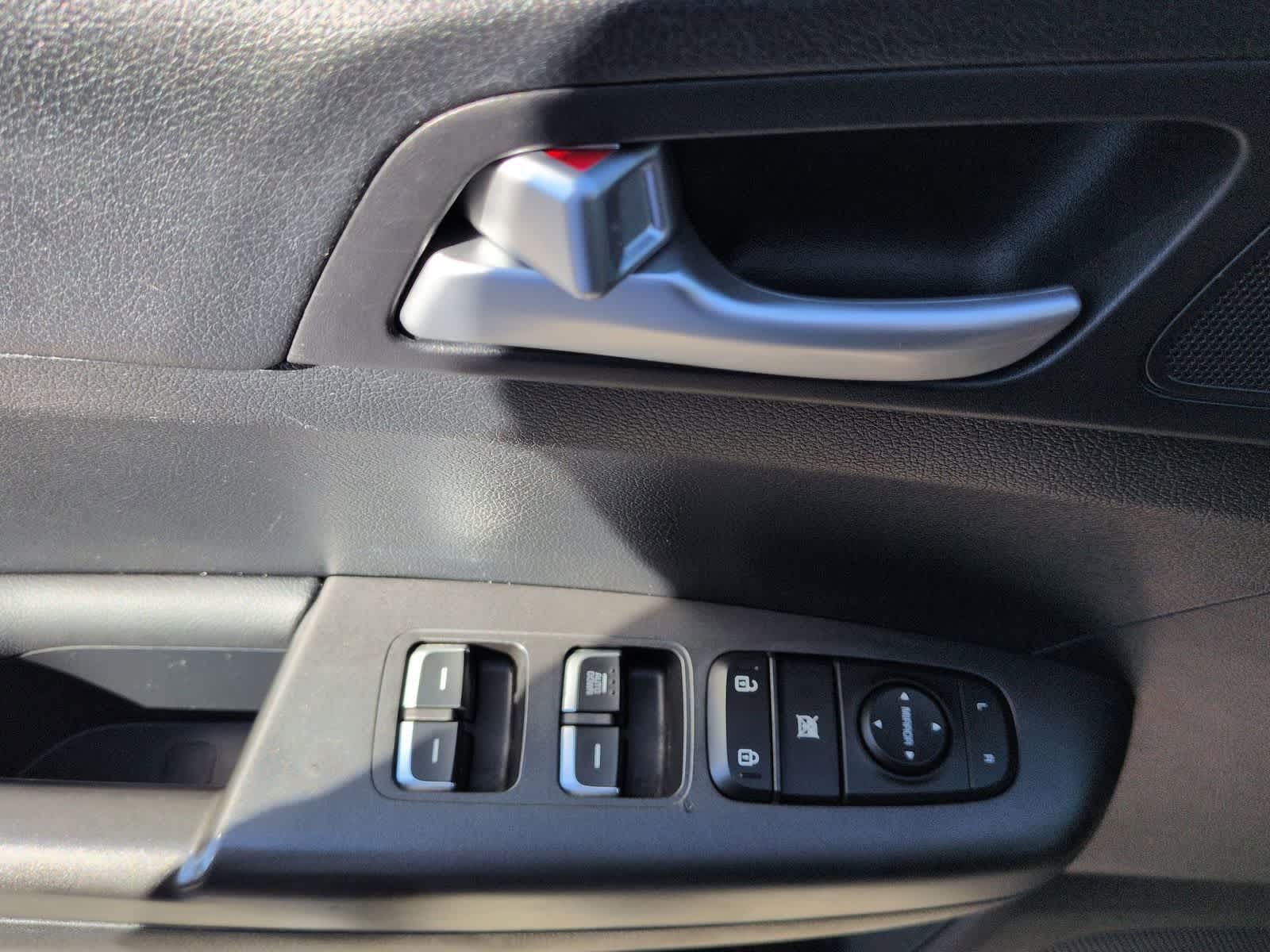 Thumbnail: 2022 Kia Sportage - 17