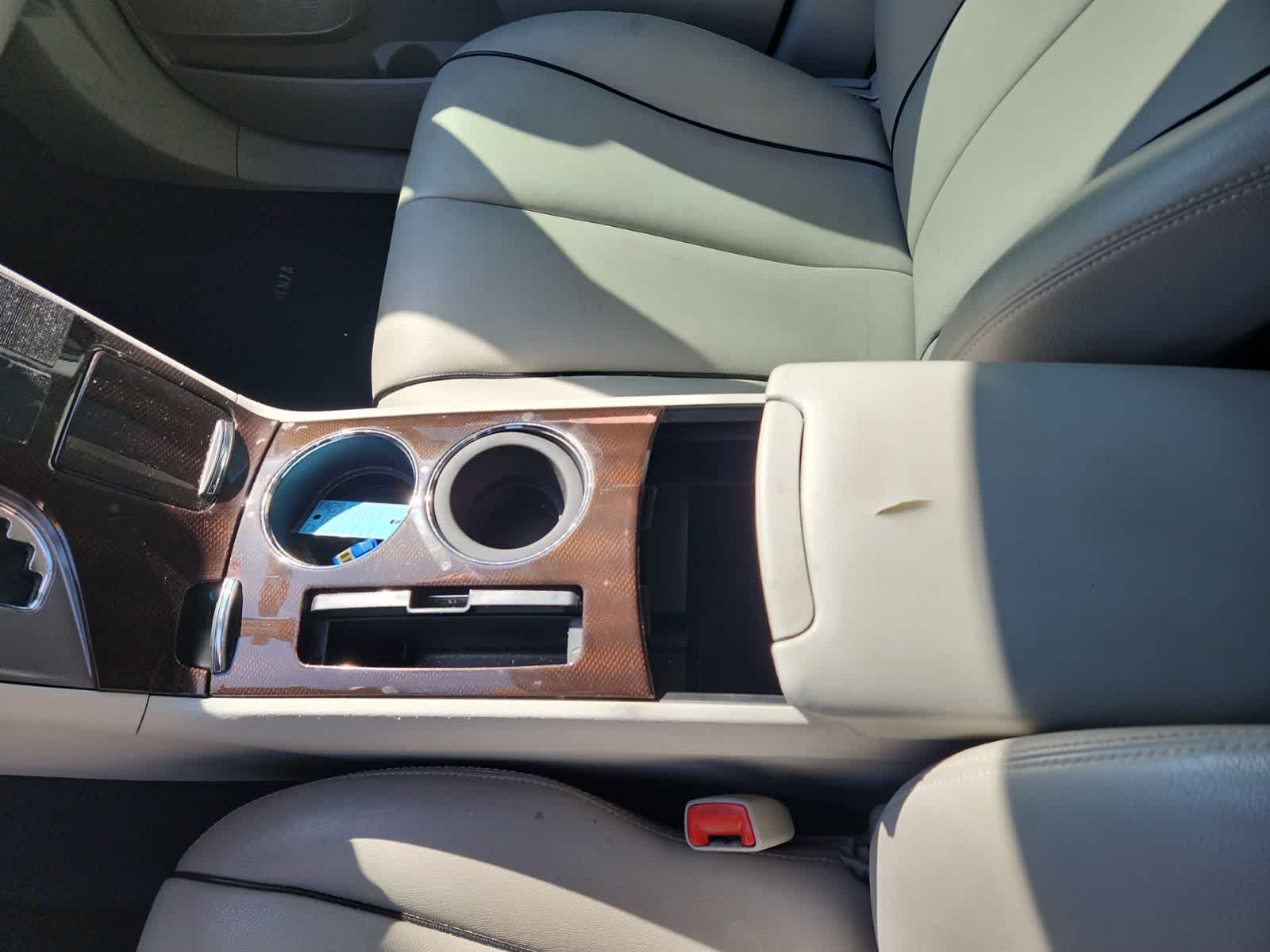 Thumbnail: 2011 Toyota Venza - 11