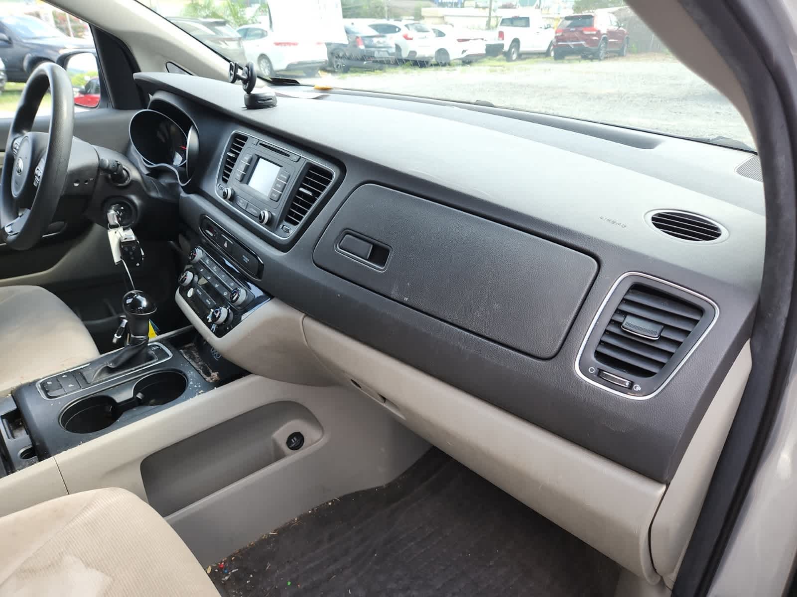Thumbnail: 2015 Kia Sedona - 17