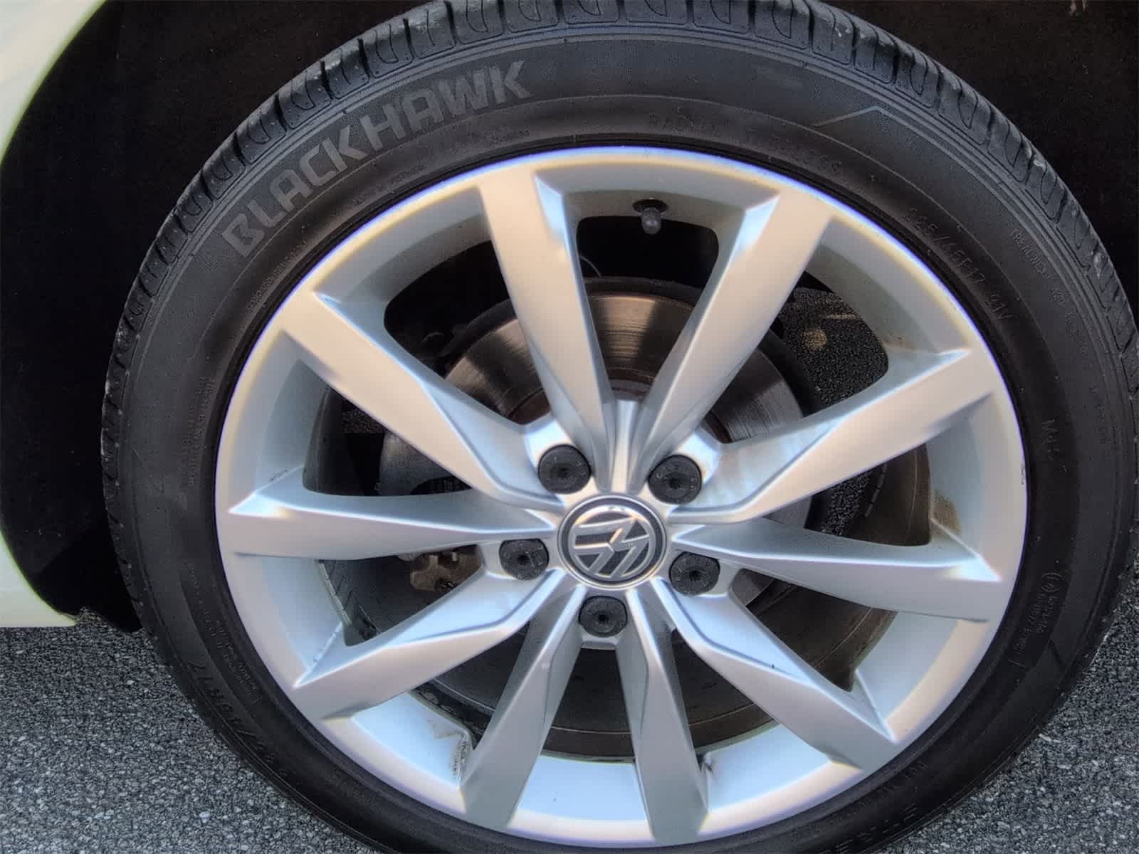 Thumbnail: 2016 Volkswagen e-Golf - 14