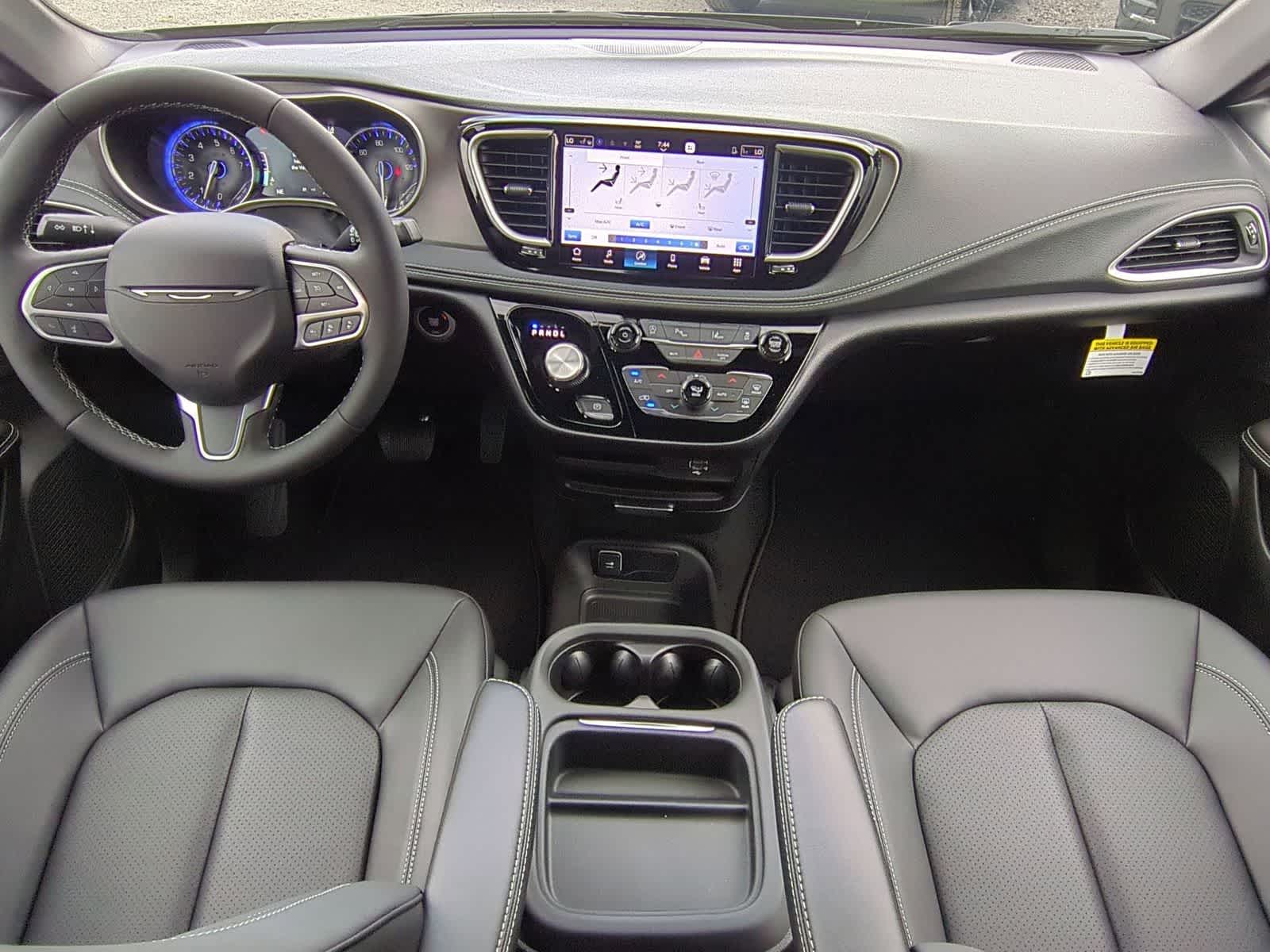 Thumbnail: 2027 Chrysler Pacifica - 15