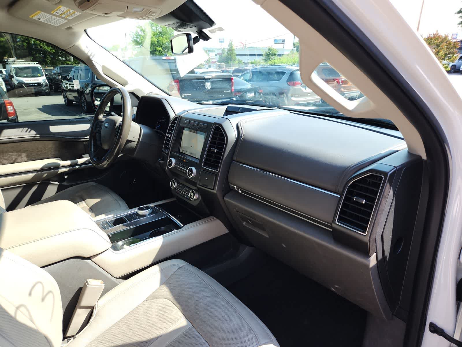 Thumbnail: 2019 Ford Expedition - 17