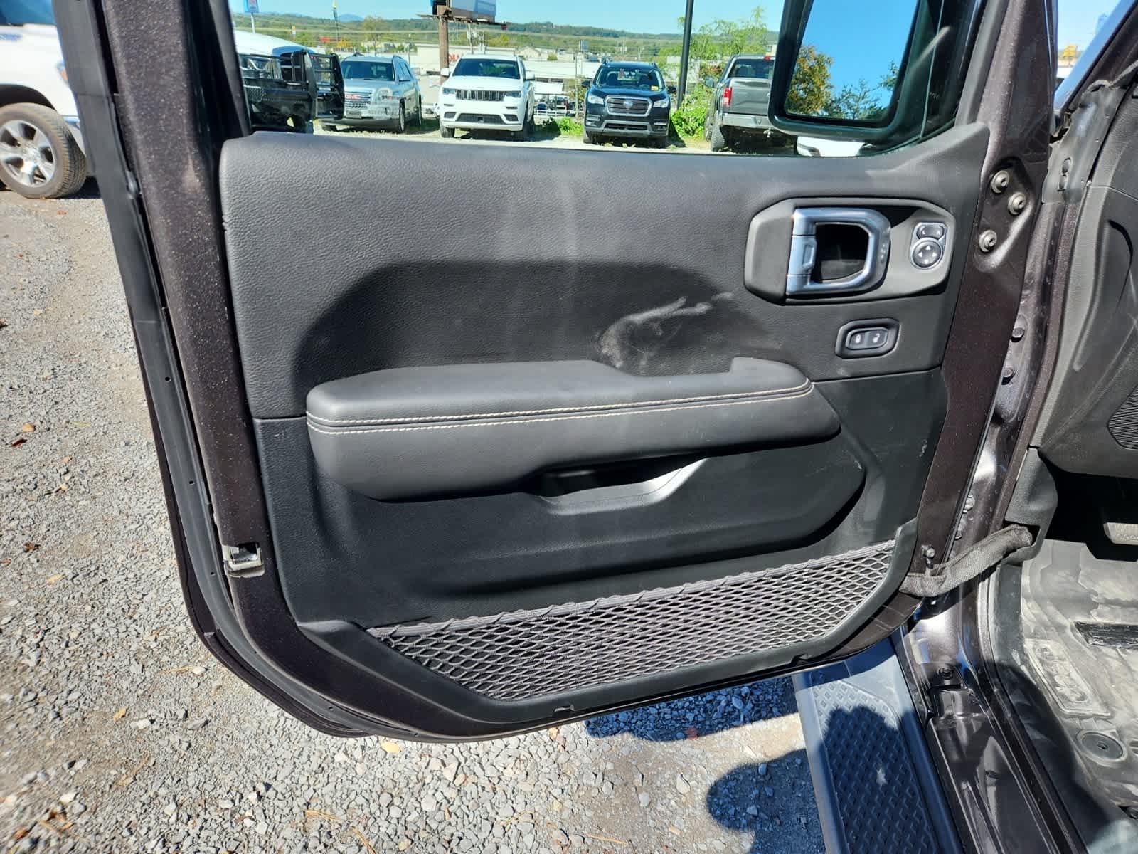 Thumbnail: 2021 Jeep Gladiator - 17