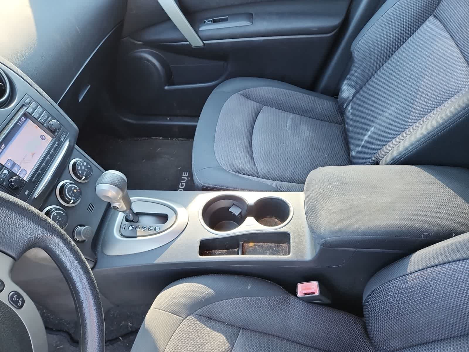 Thumbnail: 2011 Nissan Rogue - 11