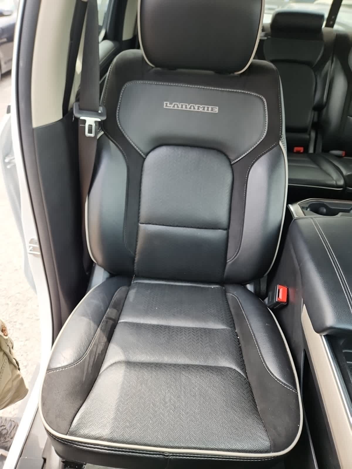 2022 RAM 1500 Laramie 18