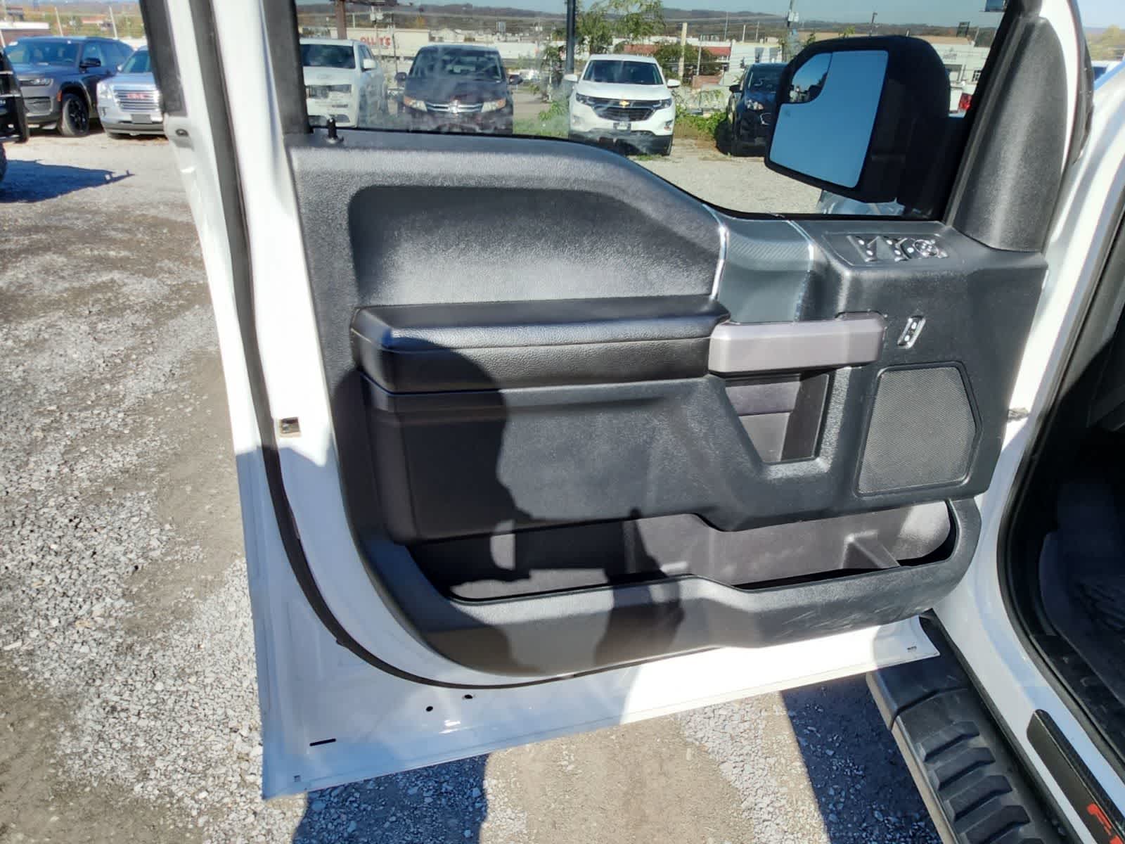 Thumbnail: 2019 Ford F-150 - 16