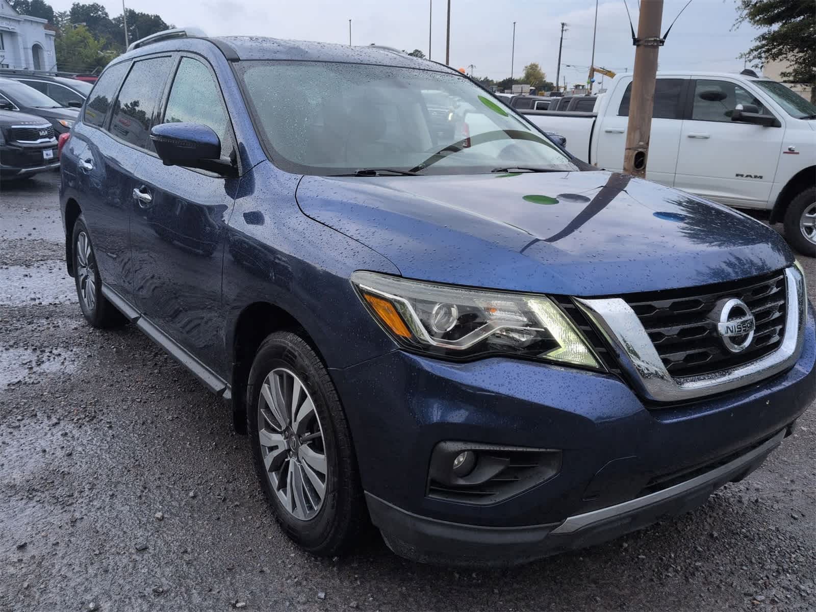 Thumbnail: 2020 Nissan Pathfinder - 2