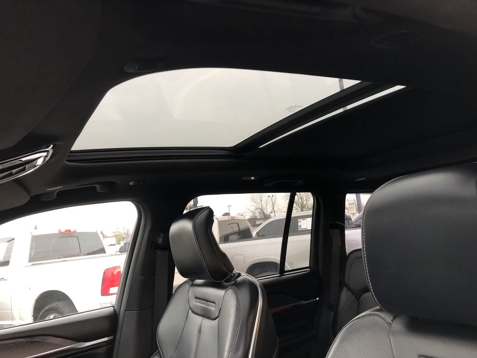 Thumbnail: 2022 Jeep Grand Cherokee - 13