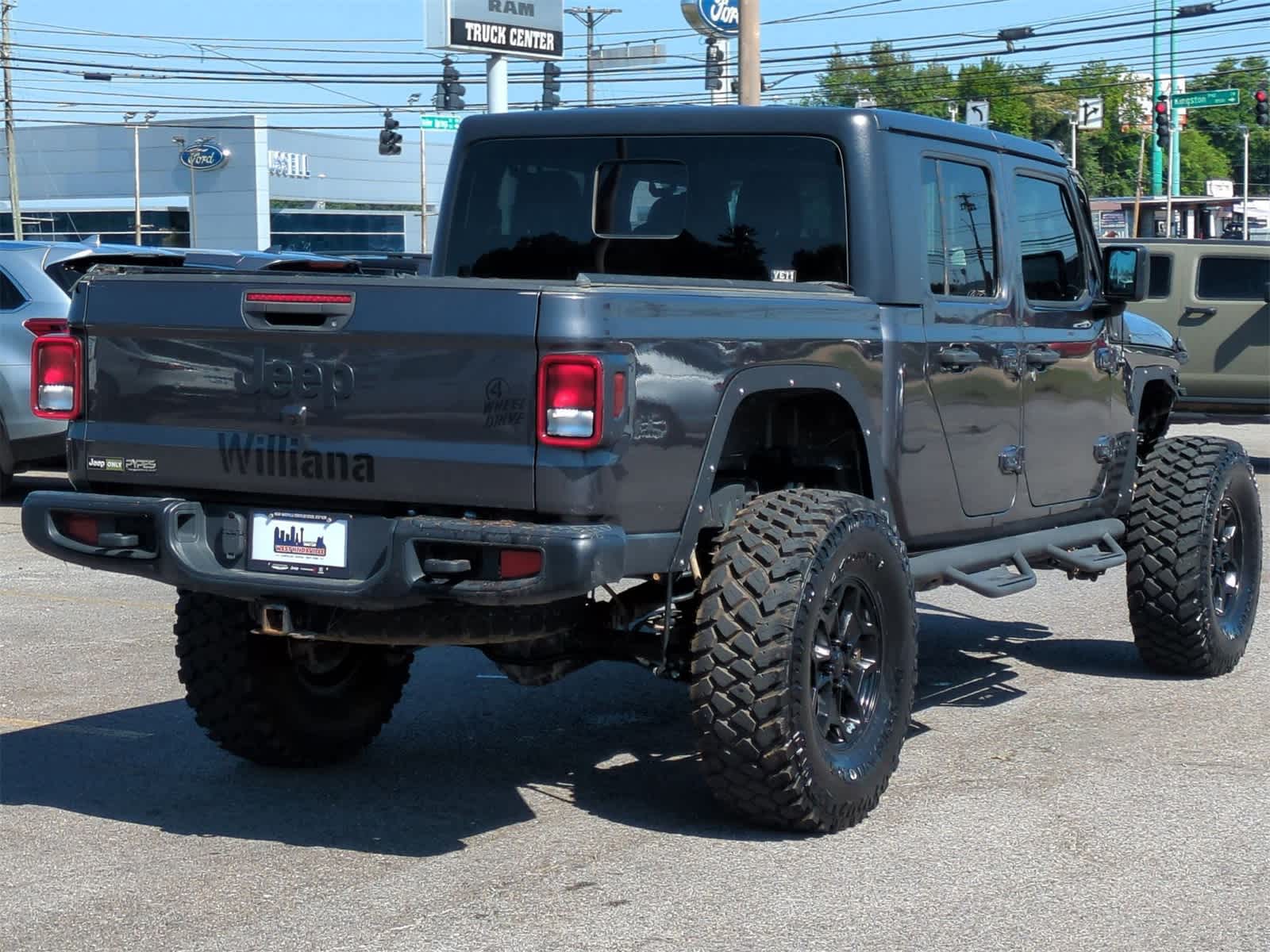 Thumbnail: 2021 Jeep Gladiator - 8