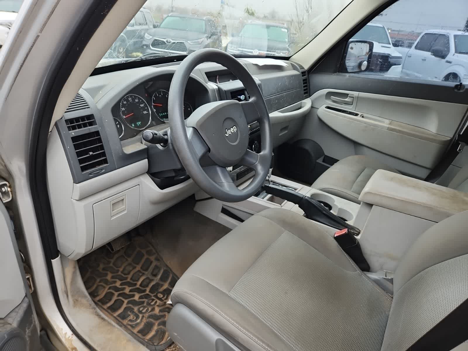 Thumbnail: 2008 Jeep Liberty - 13