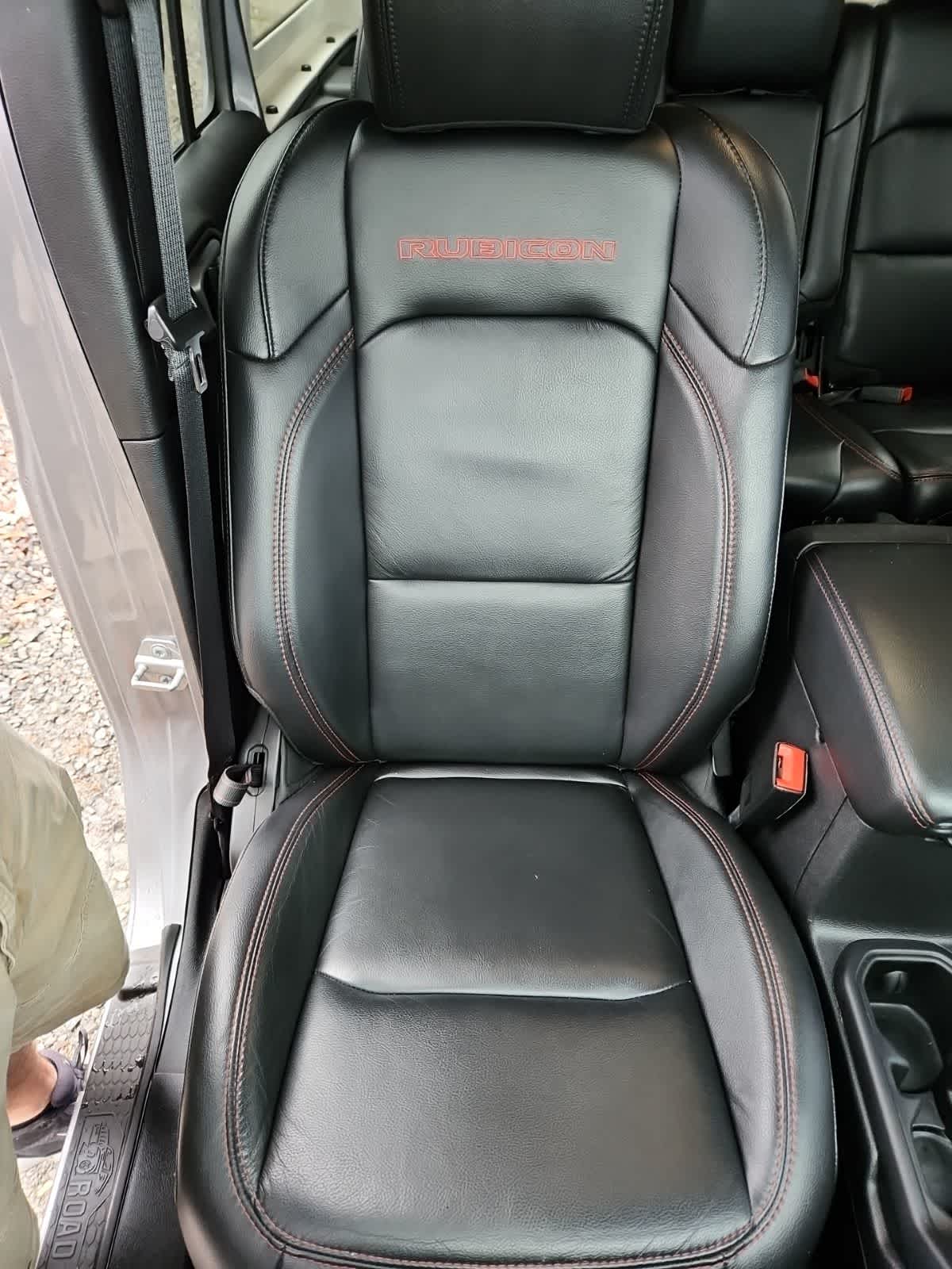 Thumbnail: 2019 Jeep Wrangler - 18