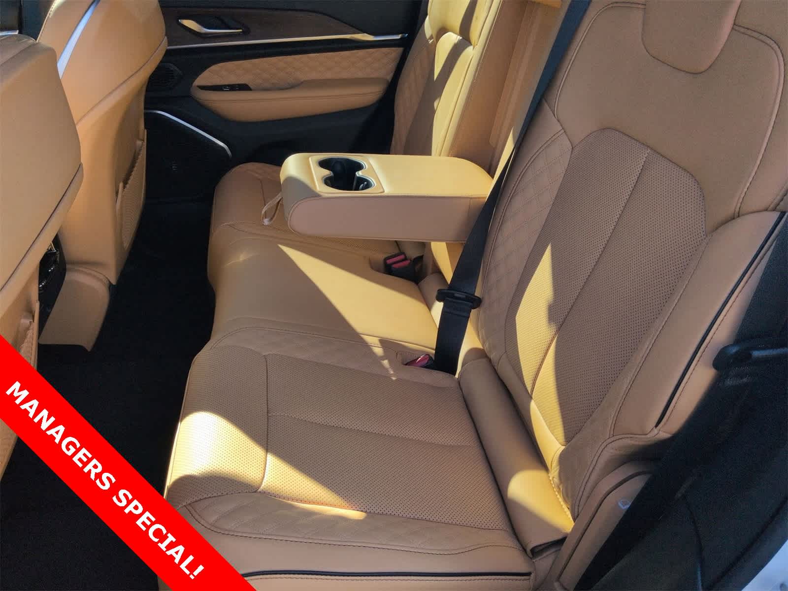 Thumbnail: 2025 Jeep Grand Cherokee - 18