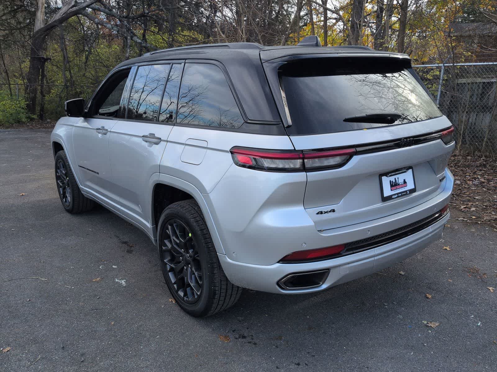 Thumbnail: 2025 Jeep Grand Cherokee - 6